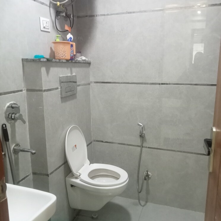 Bathroom, chattarpur 3 Bedroom 1100 Sq.Ft. Builder Floor In Chattarpur Delhi 7839555