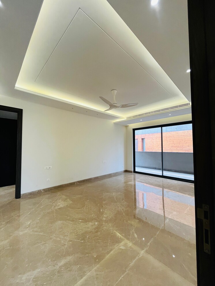 Room, suncity-heights 4 Bedroom 500 Sq.Yd. Builder Floor In Sector 54 Gurgaon 7839621