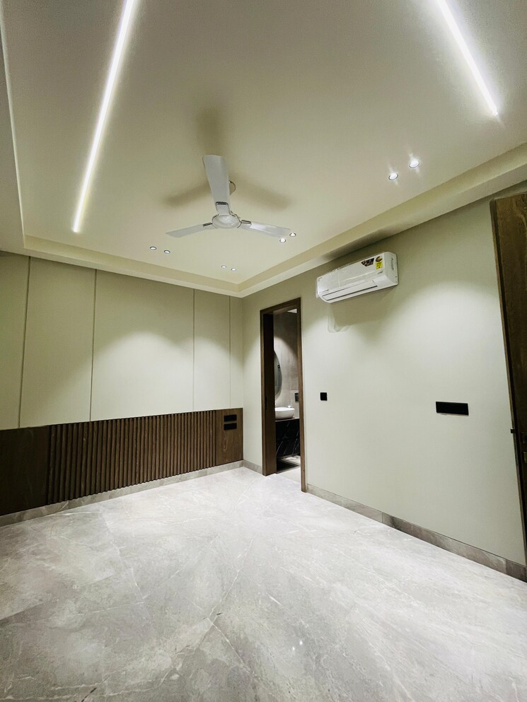 Room, suncity-heights 4 Bedroom 500 Sq.Yd. Builder Floor In Sector 54 Gurgaon 7839621