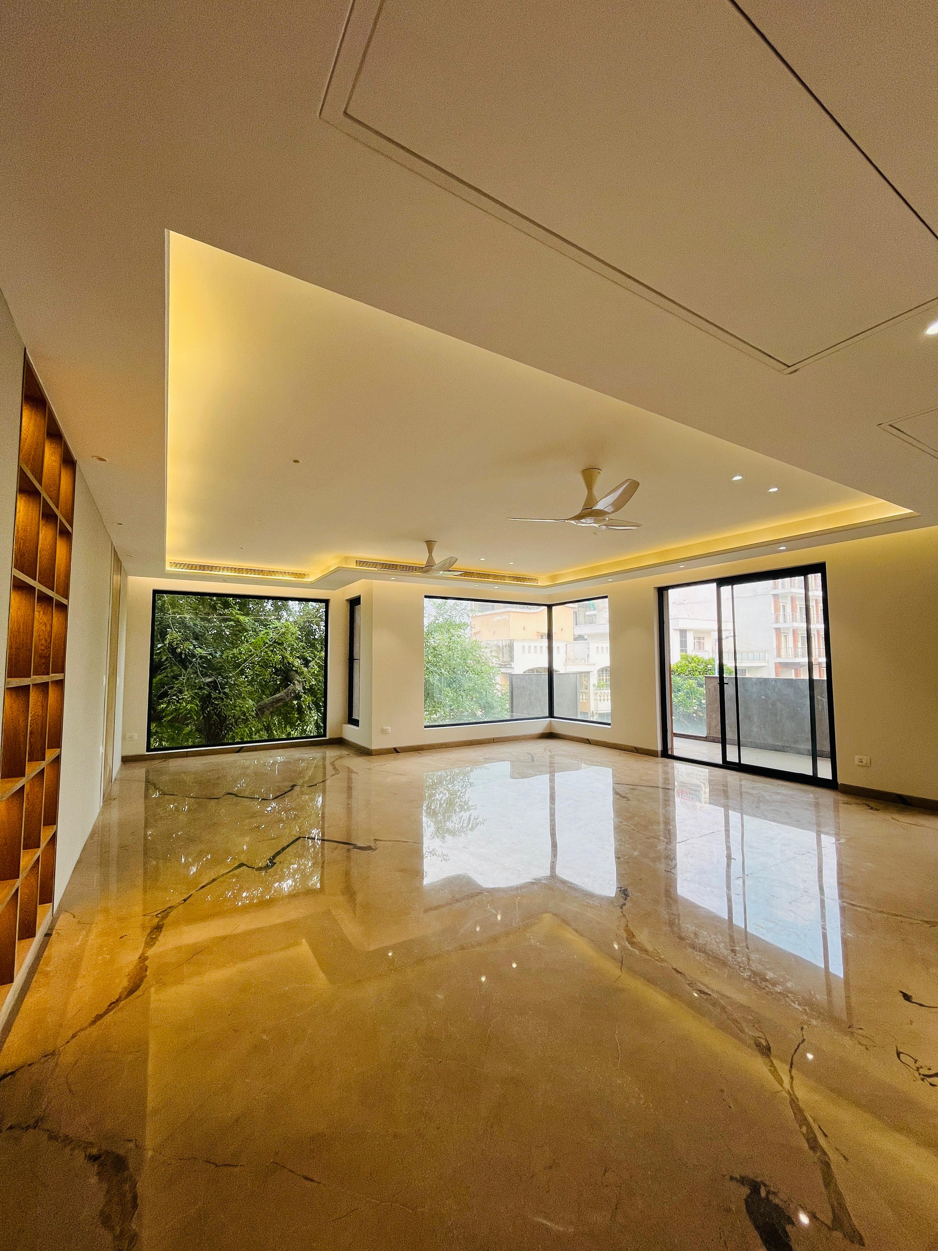 4 BHK + Servant Room Builder Floor For Sale in Suncity Heights