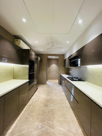 Kitchen in 4 BHK Builder Floor at Suncity Heights, Sector 54 – for Sale