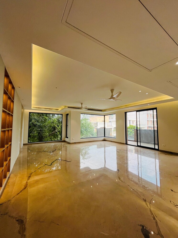 Room, suncity-heights 4 Bedroom 500 Sq.Yd. Builder Floor In Sector 54 Gurgaon 7839621