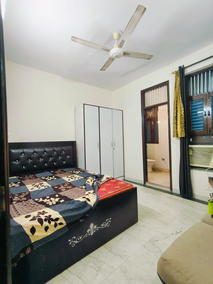 Bedroom, shiv-shakti-apartments-gurgaon 3 Bedroom 1350 Sq.Ft. Apartment In Sector 54 Gurgaon 7839691