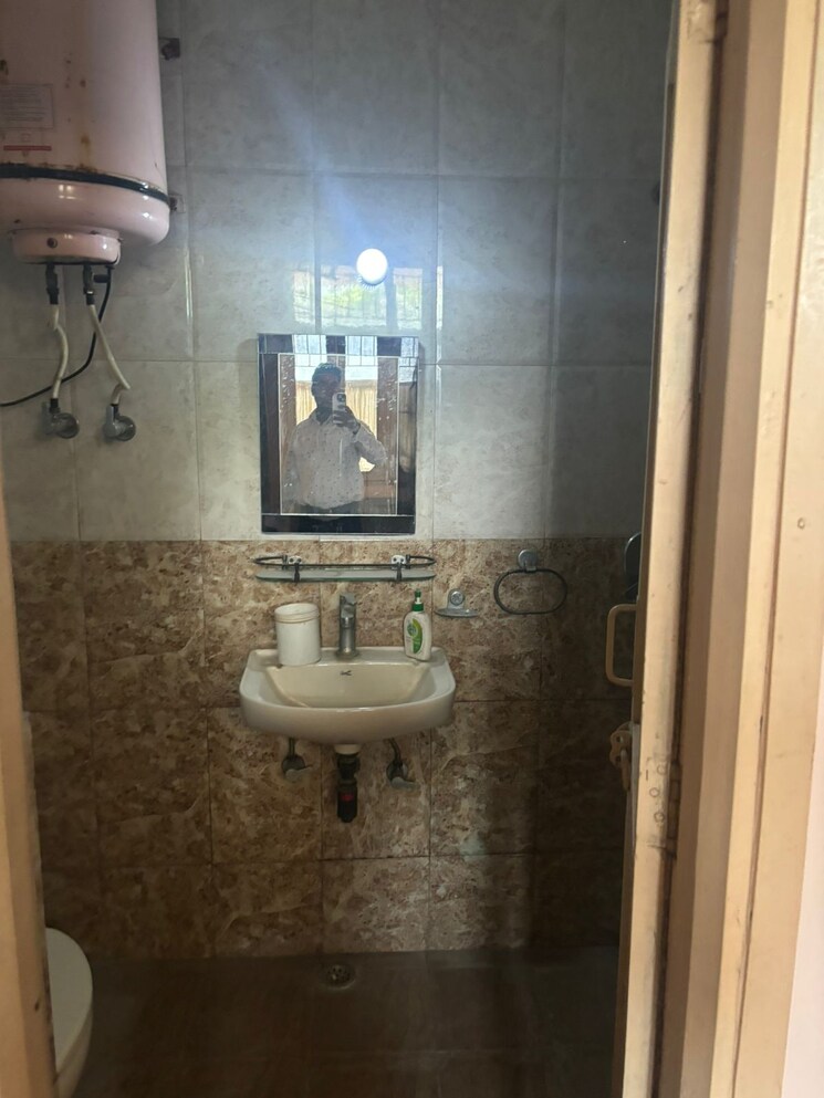 Bathroom, ip extension 2 Bedroom 1100 Sq.Ft. Apartment In Ip Extension Delhi 7839763