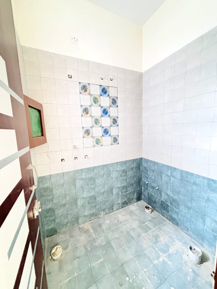 Bathroom, sector 124 3 Bedroom 110 Sq.Yd. Independent House In Sector 124 Mohali 7839838