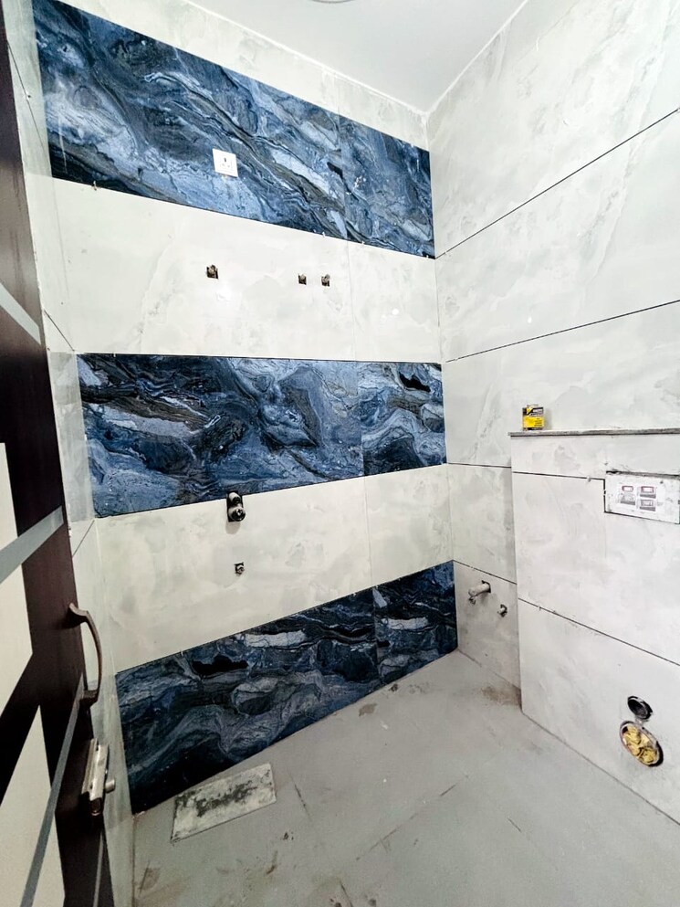 Bathroom, sector 124 3 Bedroom 110 Sq.Yd. Independent House In Sector 124 Mohali 7839838
