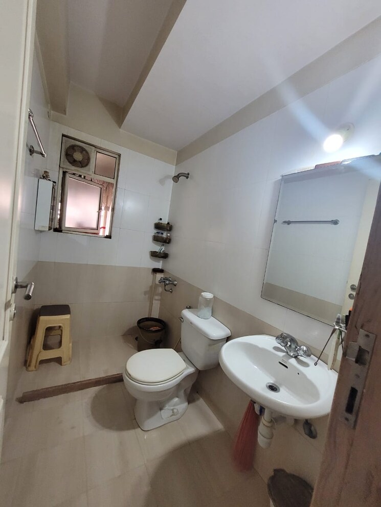 Attached Bathroom, hiranandani estate 1 Bedroom 410 Sq.Ft. Apartment In Hiranandani Estate Thane 7839909