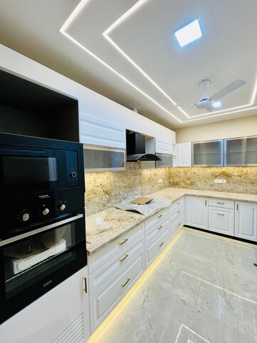 Parking in 4 BHK Builder Floor at Ansal API Esencia, Sector 67 – for Sale
