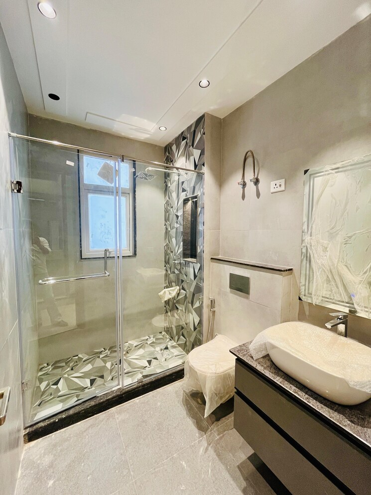 Bathroom, ansal-api-esencia 4 Bedroom 300 Sq.Yd. Builder Floor In Sector 67 Gurgaon 7839919