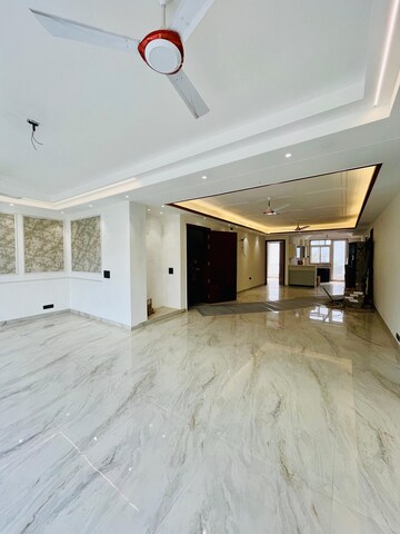 Parking in 4 BHK Builder Floor at Ansal API Esencia, Sector 67 – for Sale