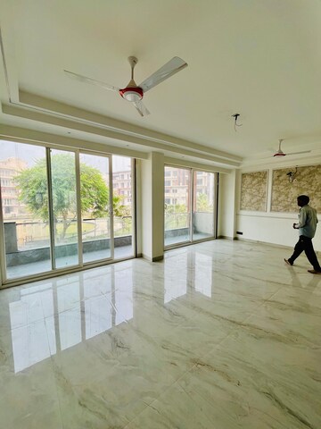 Room in 4 BHK Builder Floor at Ansal API Esencia, Sector 67 – for Sale