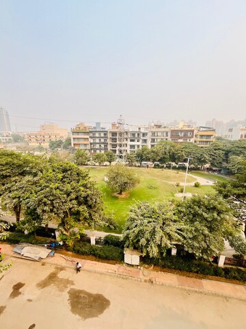Master Bedroom in 4 BHK Builder Floor at Ansal API Esencia, Sector 67 – for Sale
