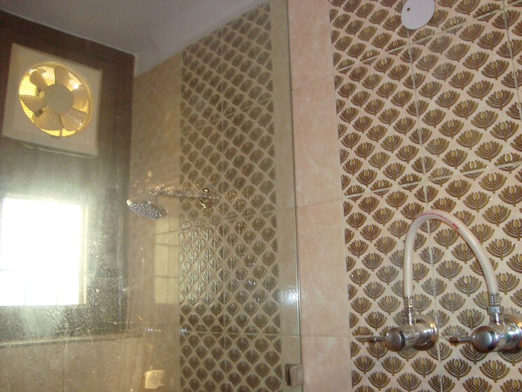 Bathroom, sector 22 dwarka 3 Bedroom 1800 Sq.Ft. Apartment In Sector 22 Dwarka Delhi 7840015