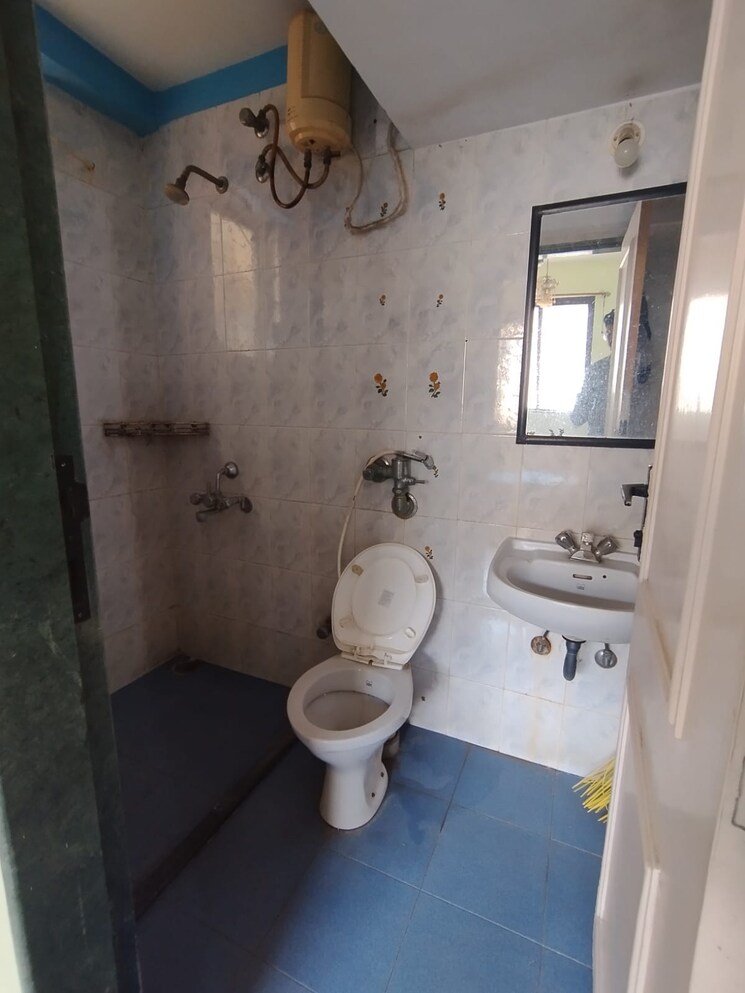 Bathroom, hiranandani-estate 1 Bedroom 450 Sq.Ft. Apartment In Ghodbunder Road Thane 7840186
