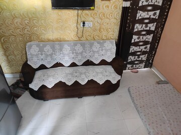Furnished Amenities in 2 BHK Builder Floor at Rohini Sector 17 – for Sale