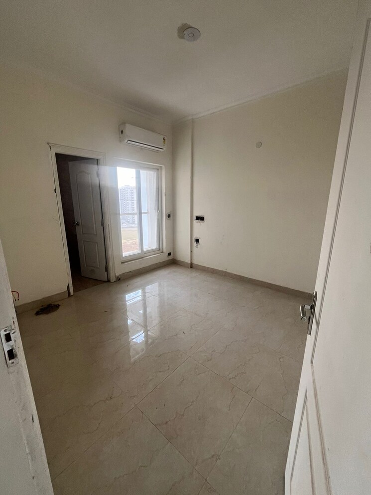 Room, sector 51 3 Bedroom 1935 Sq.Ft. Builder Floor In Sector 51 Gurgaon 7840499