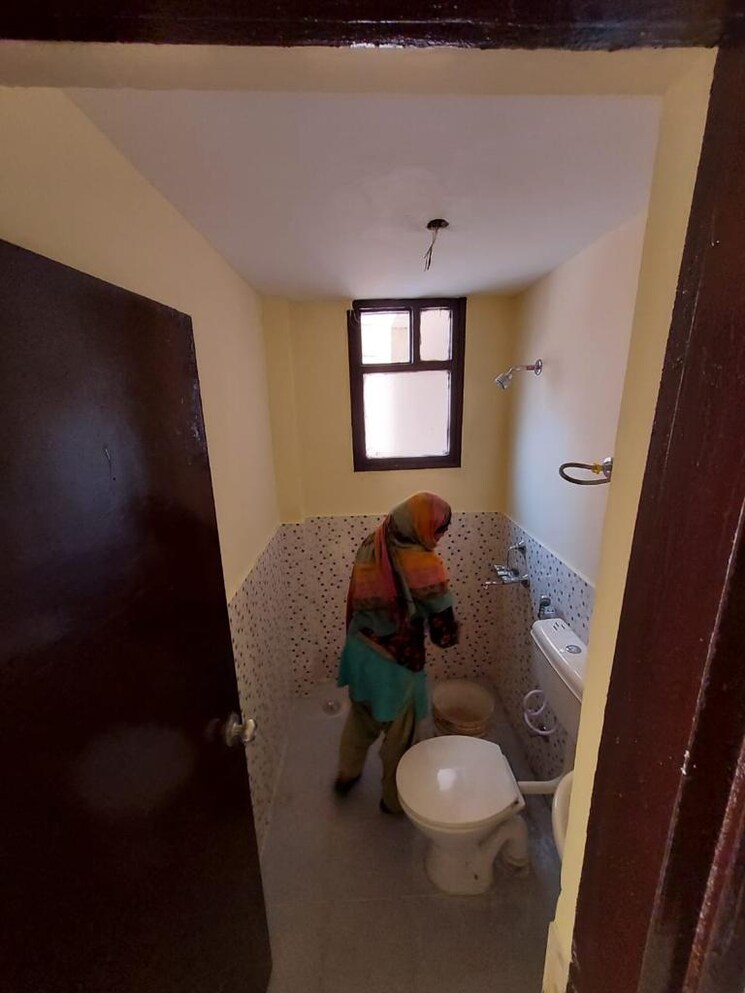 Bathroom, apex-our-homes 2 Bedroom 850 Sq.Ft. Apartment In Sector 37c Gurgaon 7840620