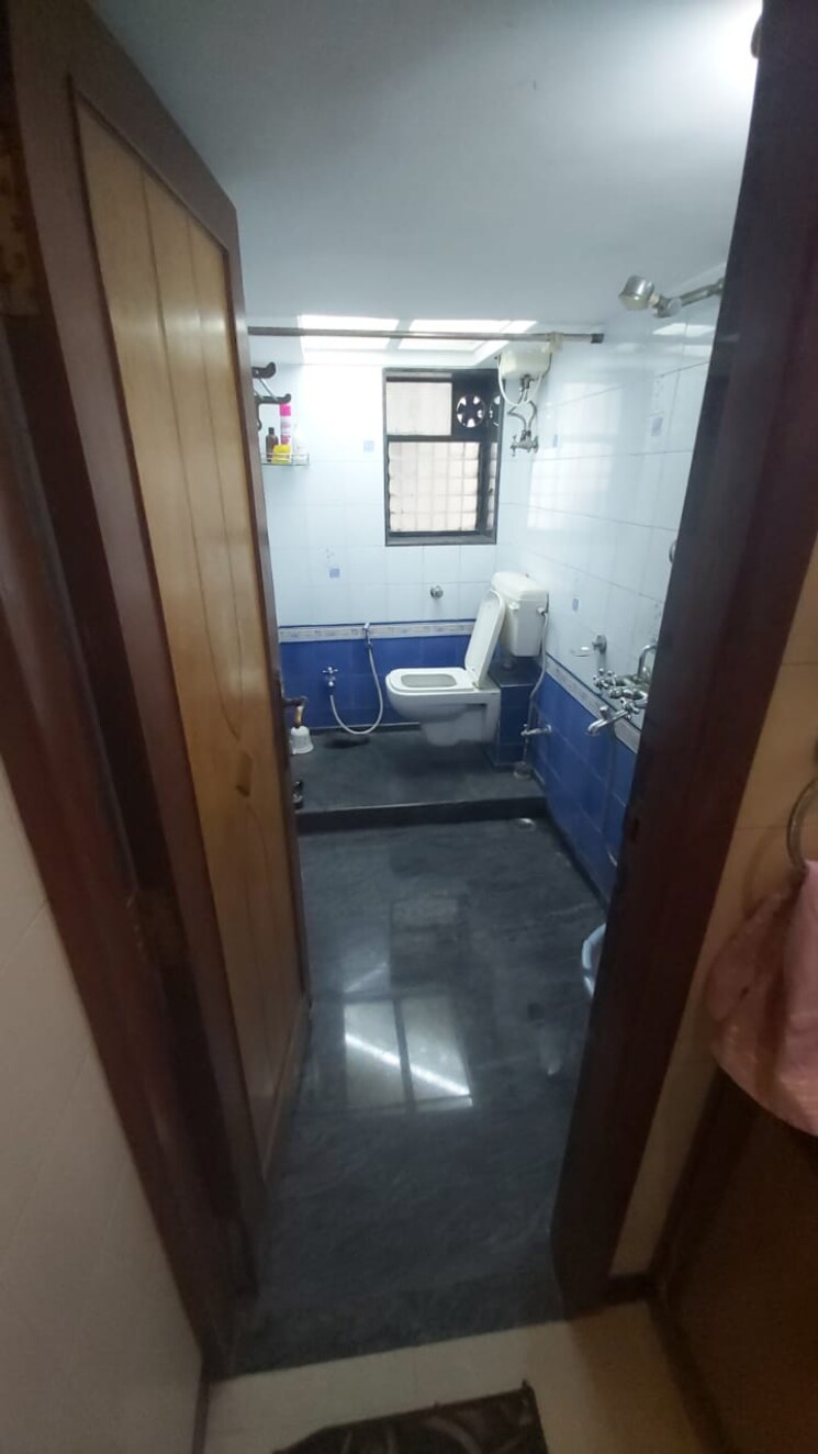 Bathroom, new-mahada-colony 2 Bedroom 860 Sq.Ft. Apartment In Goregaon East Mumbai 7840686