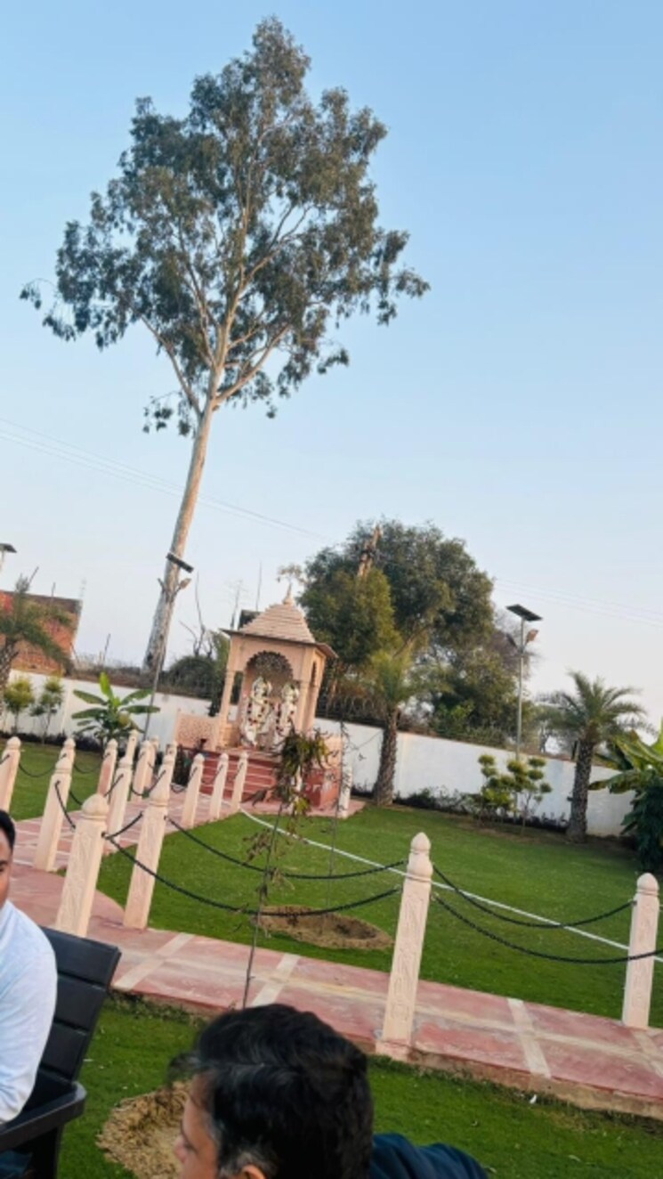 Garden, ss-sainik-farms  1050 Sq.Yd. Plot In Sector 150 Noida 7840717