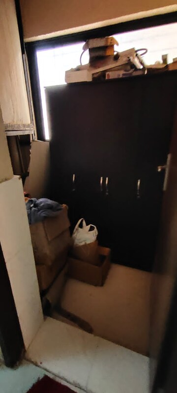 Furnished Amenities in 2 BHK Apartment at New Mahada Colony, Goregaon East – for Sale