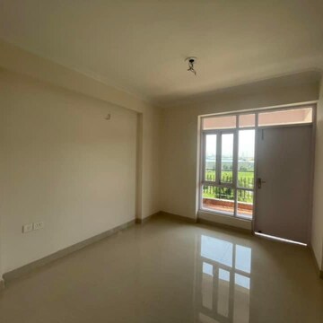 Room in 3 BHK Apartment at Cosmos Express 99, Gopalpur – for Sale