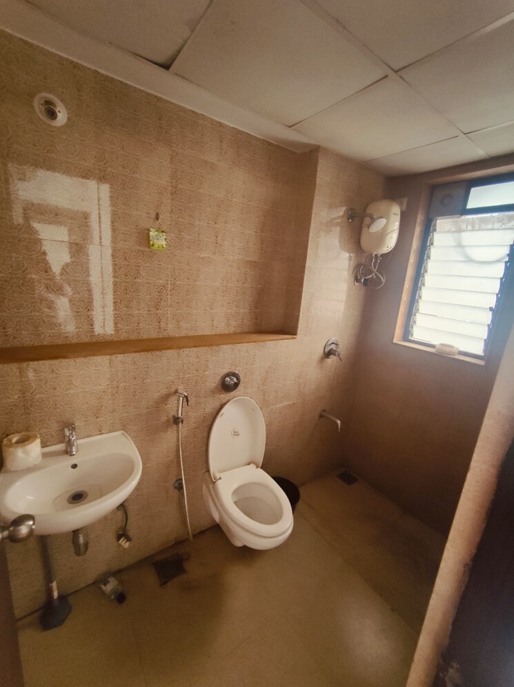 Bathroom, lodha-palava-city 1.5 Bedroom 585 Sq.Ft. Apartment In Dombivli East Thane 7840902