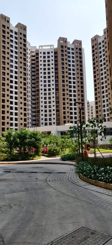 1 BHK Apartment For Rent in Sunteck West World, Naigaon East