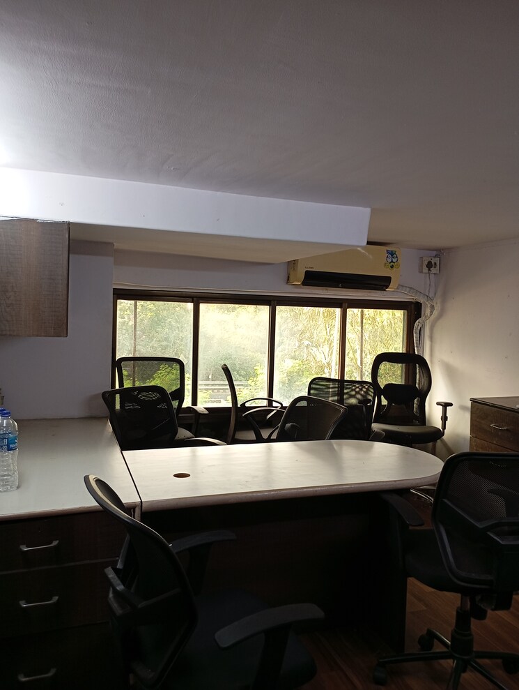 Team Area, haware-fantasia Commercial Office Space 500 Sq.Ft. In Vashi Sector 28 Navi Mumbai 7841078