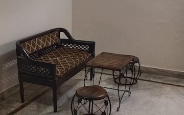 Plot For Sale in Hauz Khas