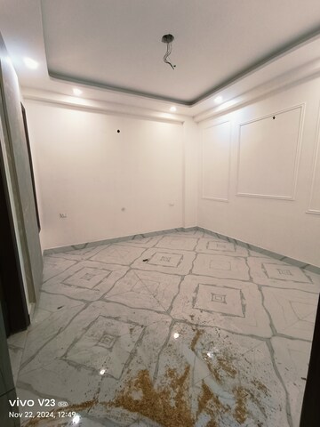 Room in 3 BHK Builder Floor at Chattarpur – for Sale