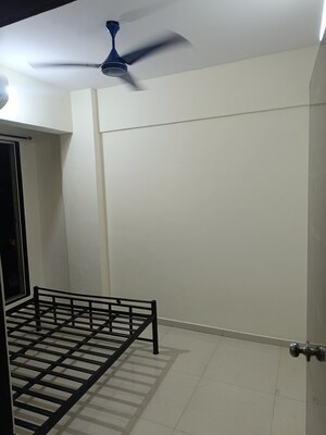 Room in 1 BHK Apartment at Classics Residency Seawoods, Seawoods – for Rent