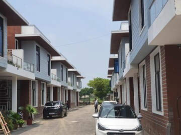 3 BHK Villa – Exterior View View at Sector 16b Greater Noida - for Sale