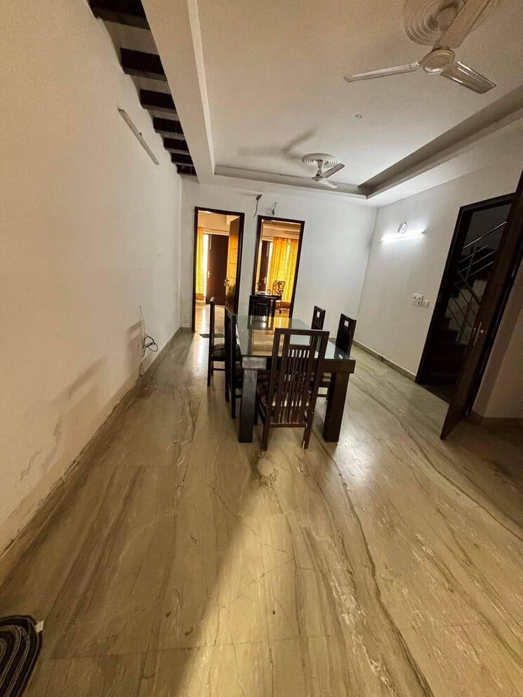  Parking, emaar-mgf-emerald-hills 4 Bedroom 2500 Sq.Ft. Apartment In Sector 65 Gurgaon 7841491