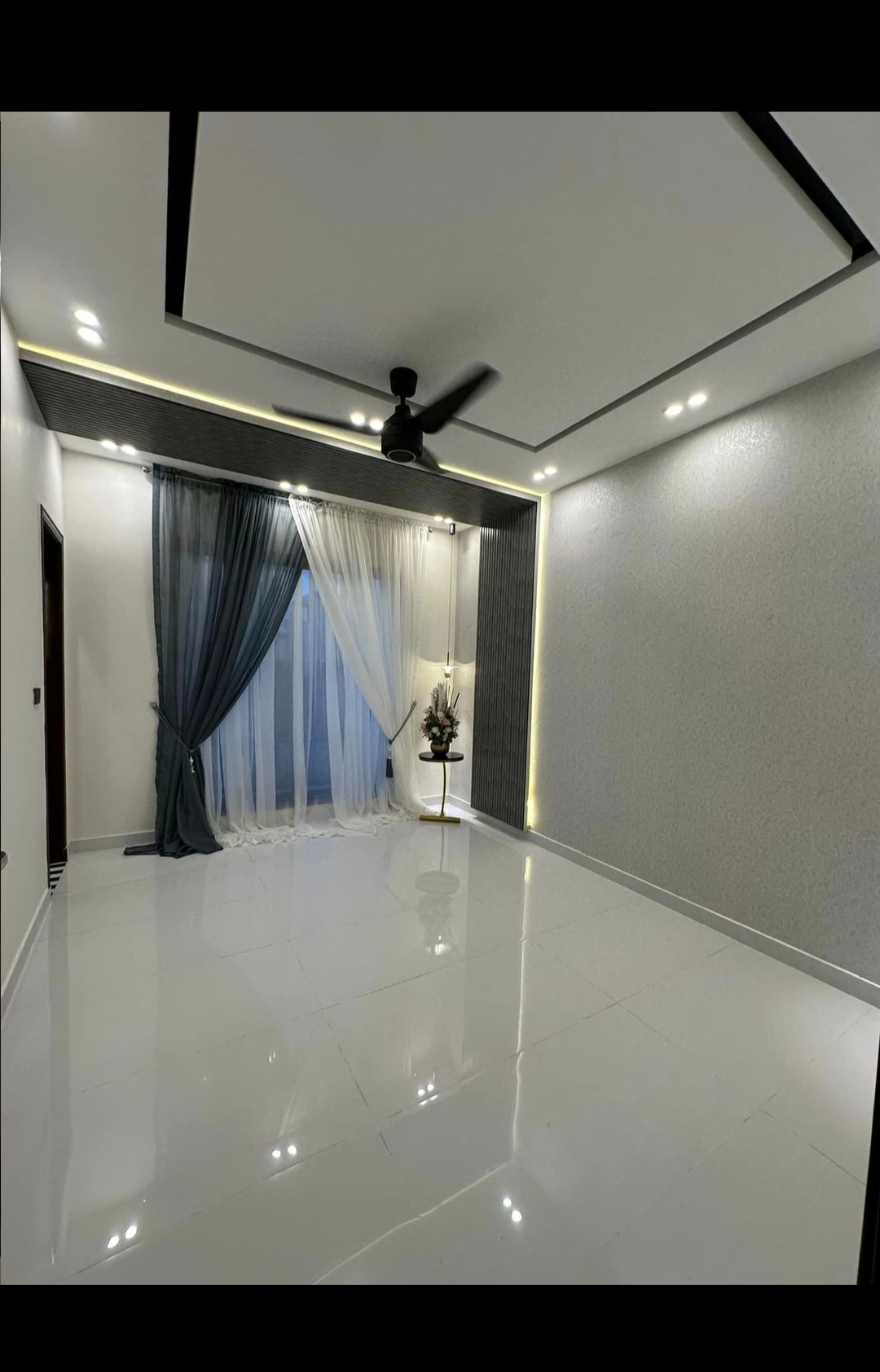 2 BHK Apartment For Sale in Metro Satyam Queens Necklace