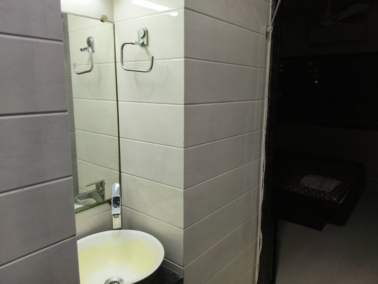 Bathroom, godrej-vistas 2.5 Bedroom 985 Sq.Ft. Apartment In Vikhroli East Mumbai 7841667