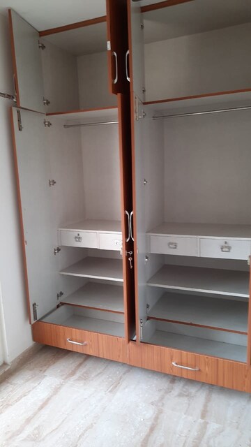 Furnished Amenities in 2 BHK Apartment at Signature Global Signum 93, Sector 93 – for Rent