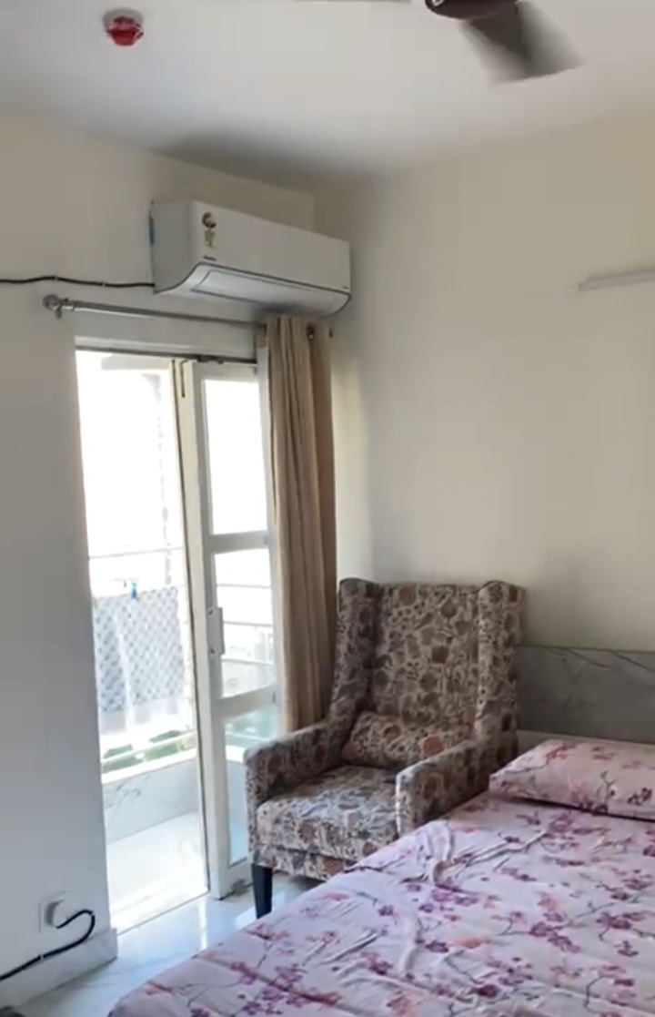 2 BHK Apartment For Sale in Paras Tierea