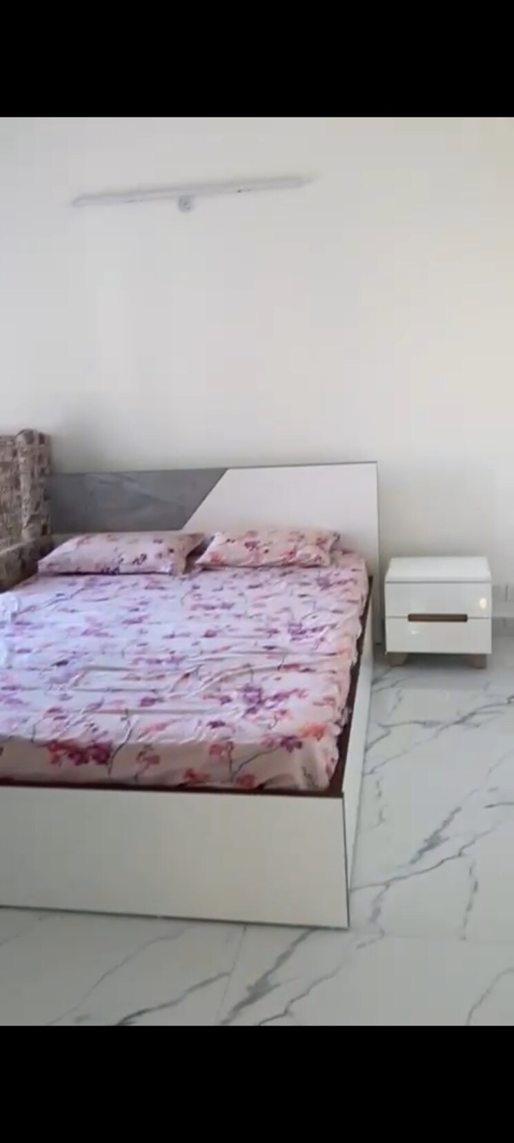 Bedroom, paras-tierea 2 Bedroom 1045 Sq.Ft. Apartment In Sector 137 Noida 7841774