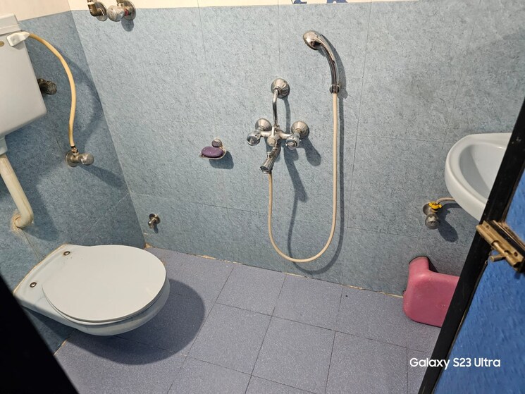 Bathroom, hubtown-sunstone 2 Bedroom 855 Sq.Ft. Apartment In Bandra East Mumbai 7841798