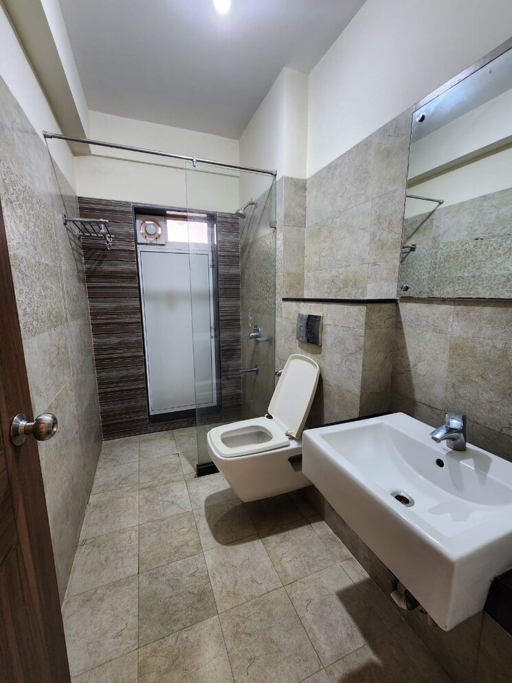Bathroom, thakur-jewel-tower 4 Bedroom 2415 Sq.Ft. Apartment In Kandivali East Mumbai 7841837