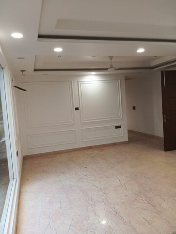 Room in 3 BHK Builder Floor at Lajpat Nagar Iii – for Sale