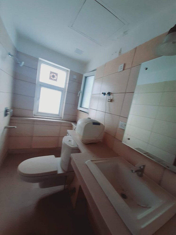 Bathroom, puri-diplomatic-greens-phase-i 4 Bedroom 2950 Sq.Ft. Apartment In Sector 111 Gurgaon 7841940