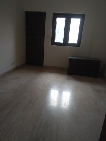 Room in 5 BHK Builder Floor at New Friends Colony – for Sale