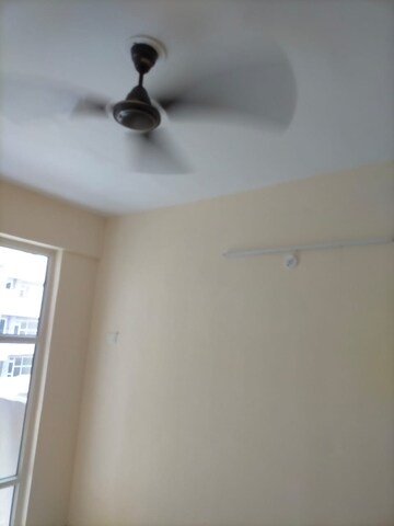 2 BHK Apartment For Rent in Pyramid Elite, Sector 86