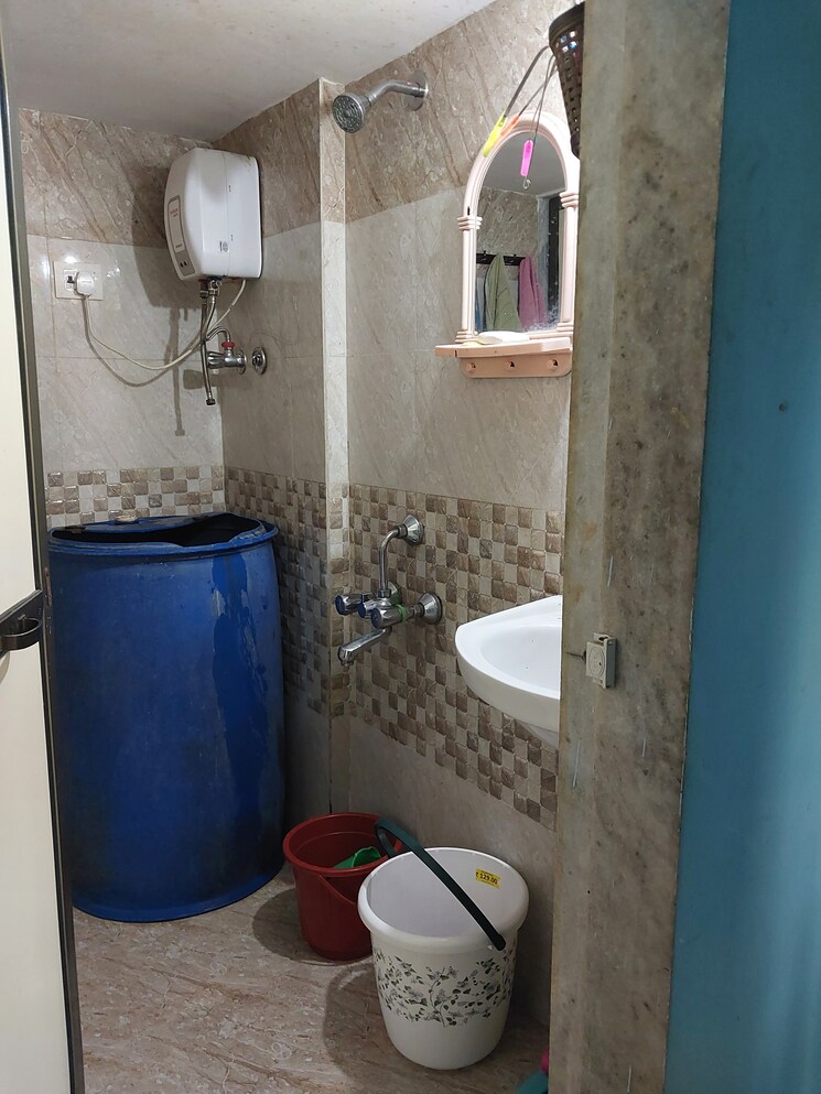 Bathroom, thane west 1 Bedroom 550 Sq.Ft. Apartment In Thane West Thane 7842485