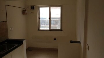 Room in 3 BHK Apartment at Dosti Greenscape, Hadapsar – for Sale