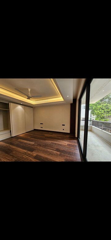 Room in 5 BHK Builder Floor at Rajender Nagar – for Sale