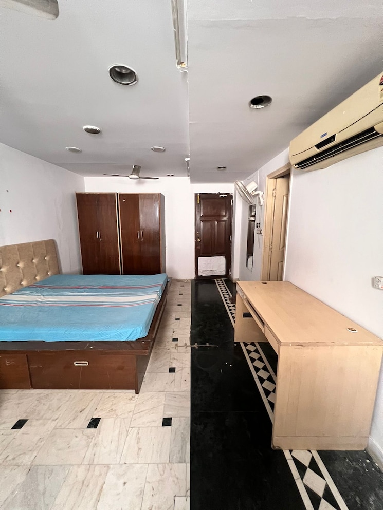 Master Bedroom, dlf-building-10 3.5 Bedroom 300 Sq.Yd. Builder Floor In Dlf Phase ii Gurgaon 7842843