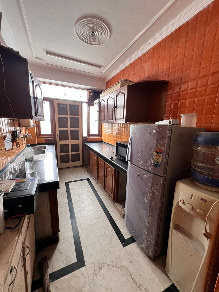 Kitchen, dlf-building-10 3.5 Bedroom 300 Sq.Yd. Builder Floor In Dlf Phase ii Gurgaon 7842843