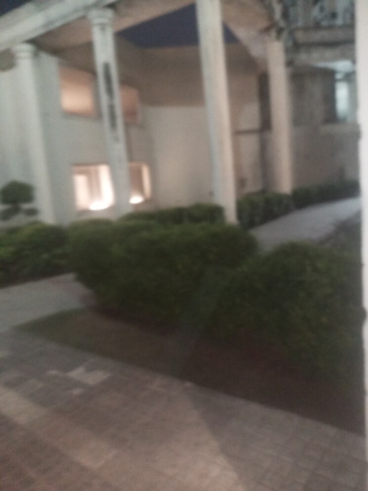  Parking, sunworld-arista 3.5 Bedroom 1950 Sq.Ft. Apartment In Sector 168 Noida 7843080